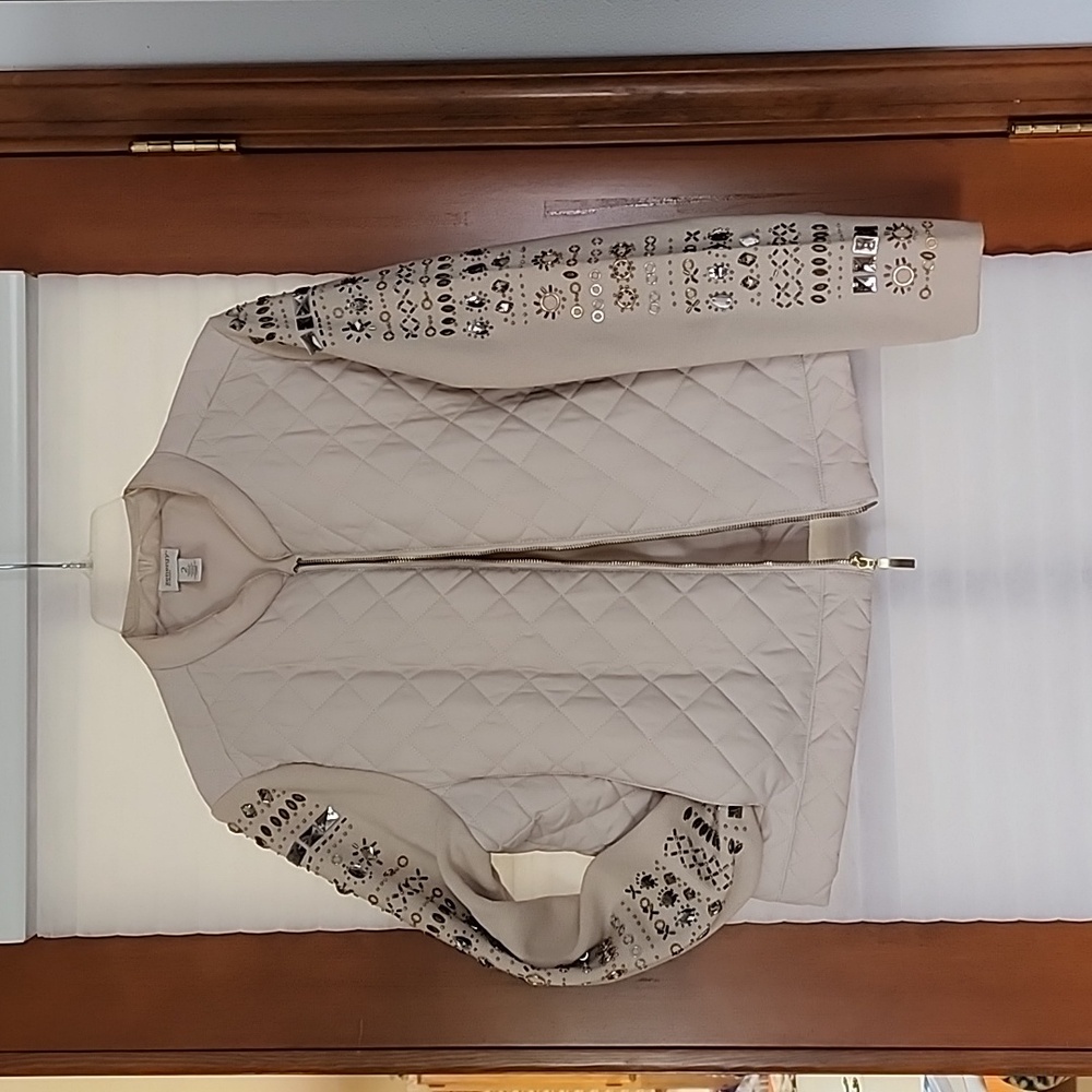 Jacket. quilted, knit sleeves. Windbreaker body. Energy brand size 2.